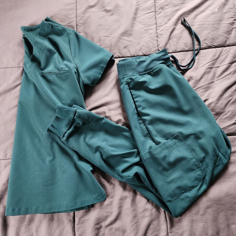 XS Carribean Blue scrub set